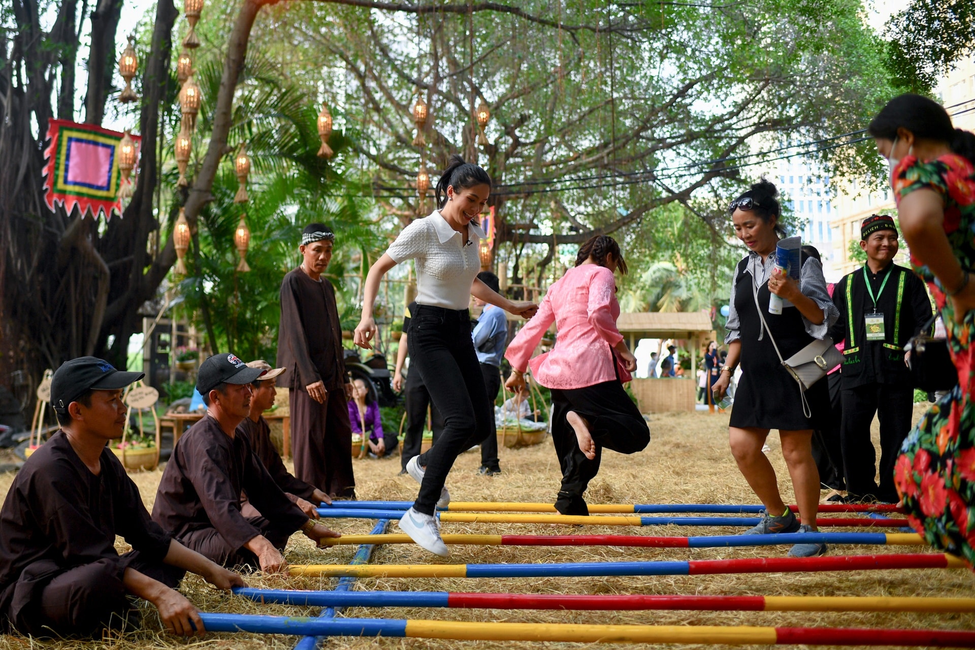 Hàng trăm người tham gia Lễ hội ẩm thực ở TP.HCM ngày khai mạc