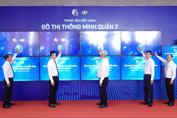 , ngày 21/4/2023, Ủy ban nhân dân quận 7 (TP.HCM), chính thức ra mắt Trung tâm điều hành đô thị thông minh nhằm quản lý dễ dàng các thông tin, hoạt động kinh tế - xã hội trên địa bàn. 