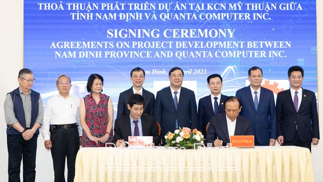Lãnh đạo tỉnh Nam Định chứng kiến lễ ký kết phát triển dự án giữa Công ty Cổ phần xây dựng hạ tầng Đại Phong và tập đoàn Quanta Computer Inc.