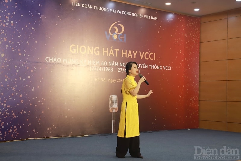 Tiết mục đơn ca “Giấc mơ trưa” của Hội đồng doanh nghiệp vì sự phát triển bền vững