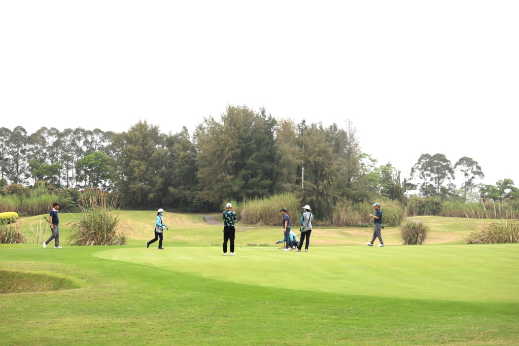 Du lịch Golf tại sân gôn Móng Cái