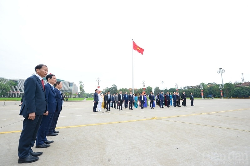 Đảng đoàn, Ban Thường trực VCCI cùng cộng đồng doanh nghiệp, doanh nhân cả nước đã thực hiện nghi lễ báo công dâng Bác