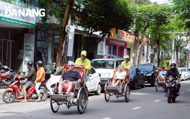 Tính chung 4 tháng đầu năm, khách quốc tế đến nước ta ước đạt gần 3,7 triệu lượt.