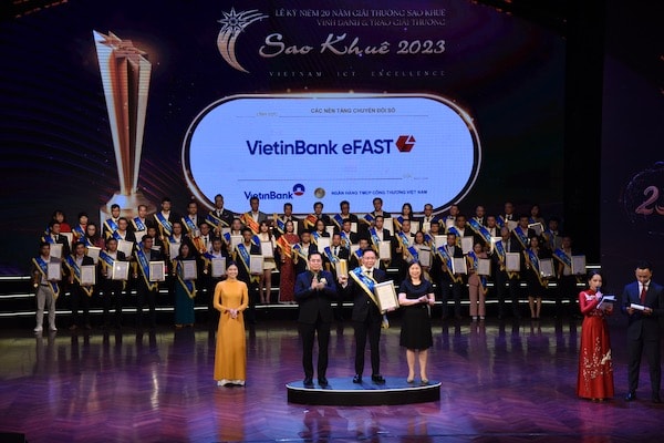 Giải thưởng Sao Khuê 2023 là minh chứng cho sự nỗ lực không ngừng nghỉ của Ngân hàng TMCP Công Thương Việt Nam (VietinBank) trong việc tiên phong bứt phá nhằm mang lại cho khách hàng những lựa chọn tốt hơn cả về “chất”, “lượng” và “giá” trong tất cả các nghiệp vụ từ sản phẩm lõi truyền thống đến các sản phẩm ngân hàng số.