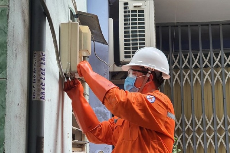 trước những tác động khi điều chỉnh tăng giá điện có thể mang lại, theo chuyên gia, cần có các giải pháp để kiểm soát lạm phát - Ảnh minh họa: ITN