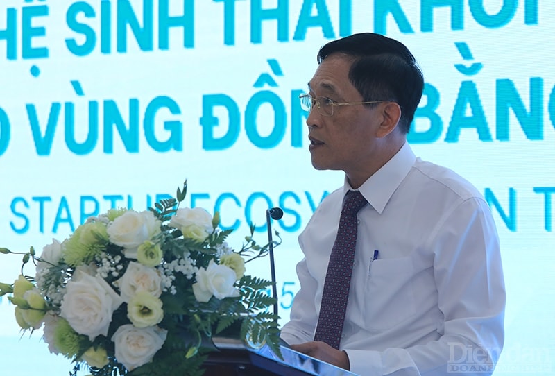 ông Trần Văn Tùng - Thứ trưởng Bộ Khoa học và Công nghệ phát biểu tại Diễn đàn