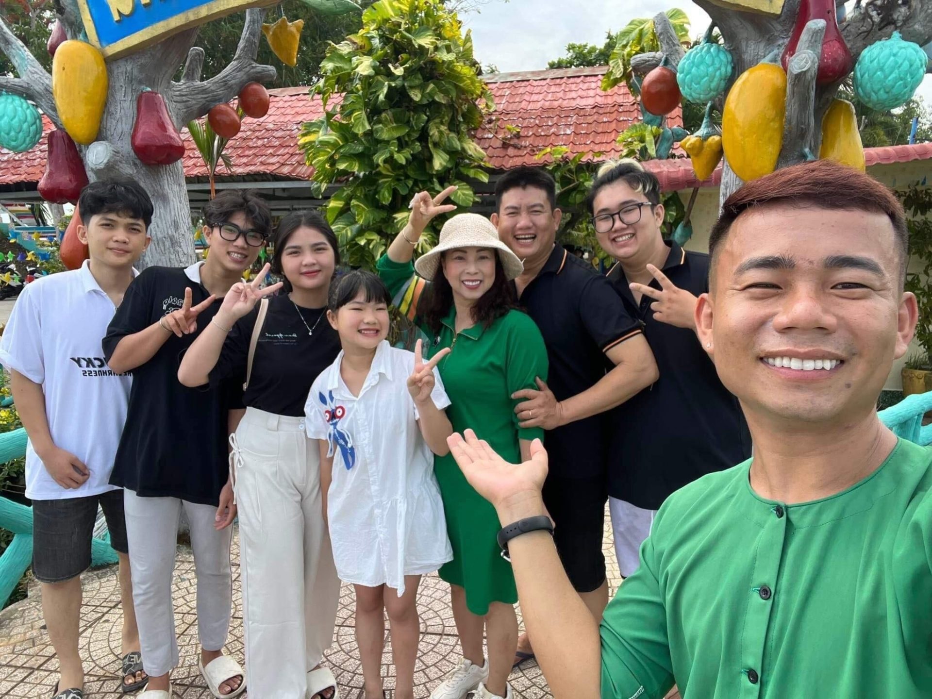Du khách tìm đến miền Tây vì hướng dẫn viên duyên dáng