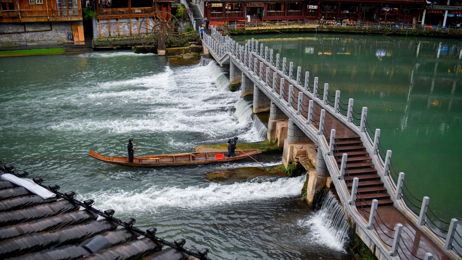 Chơi gì nếu chỉ có một ngày ở Phượng Hoàng cổ trấn