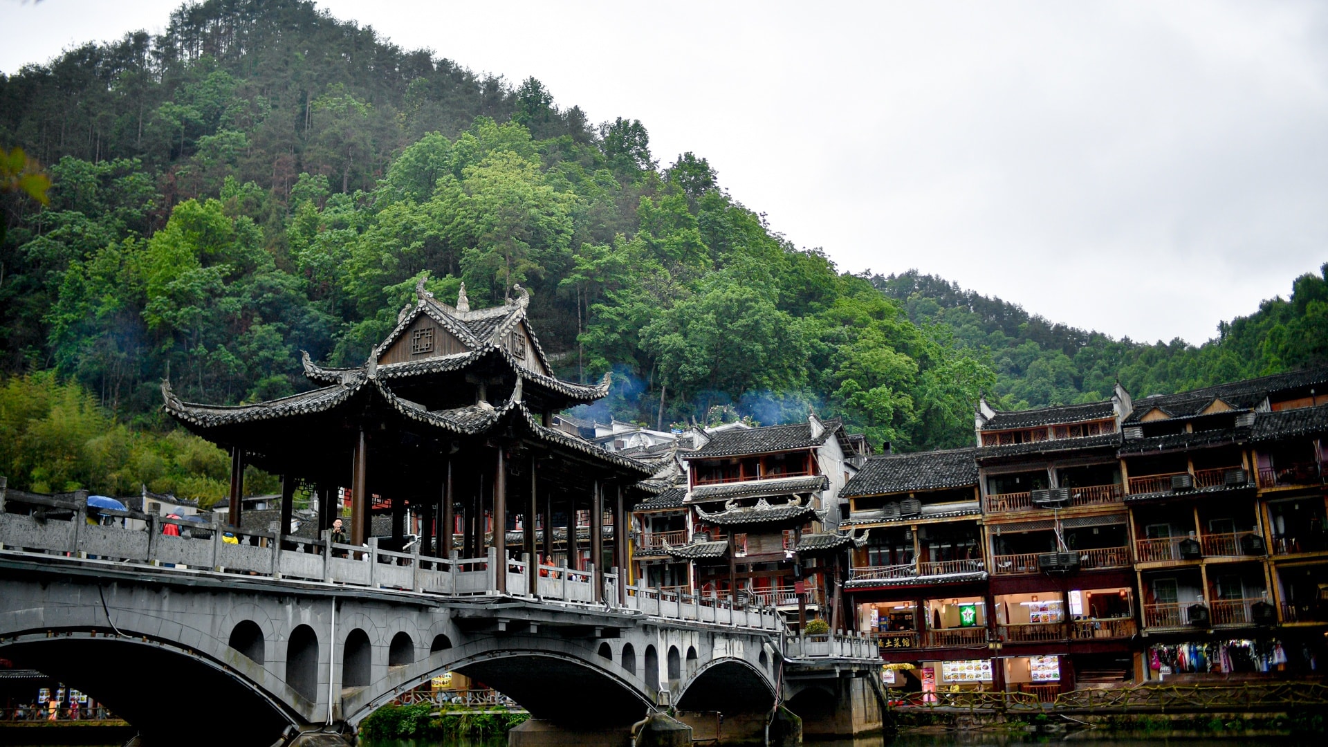 Chơi gì nếu chỉ có một ngày ở Phượng Hoàng cổ trấn