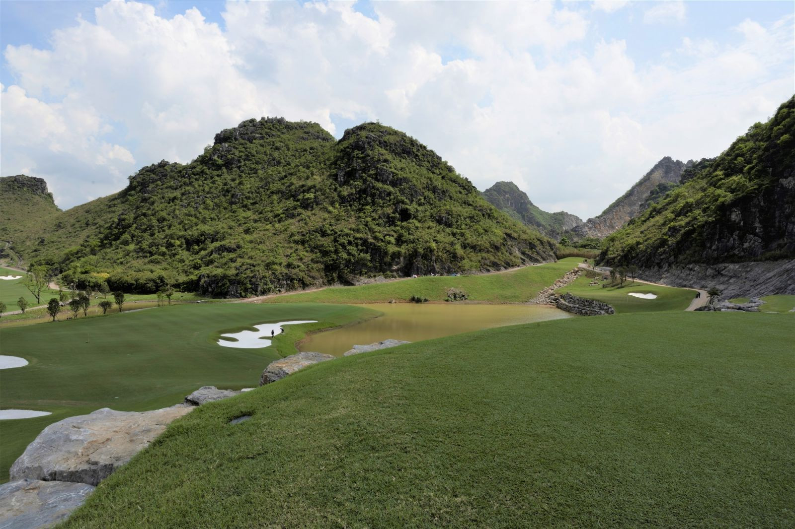 Hố số 15 sân gôn Legend Valley Country Club 