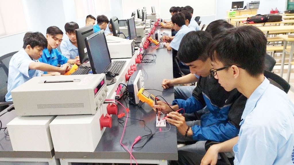 Phấn đấu đến 2030 thu hút 50-55% học sinh trung học vào hệ thống giáo dục nghề nghiệp.