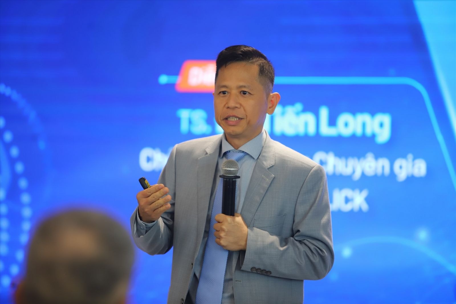 Ông Đỗ Tiến Long 