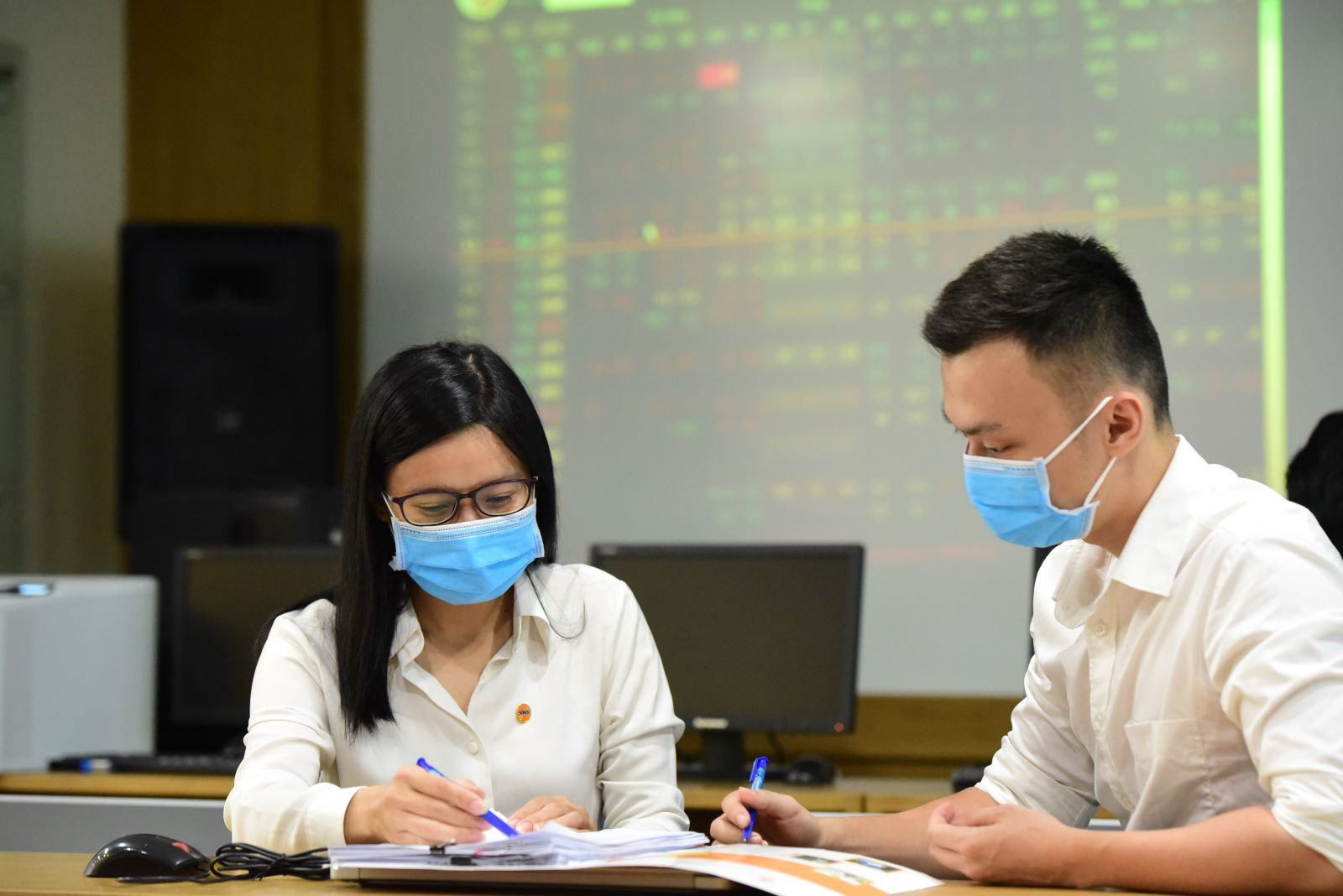 Trong quá trình TTCK tích lũy, sẽ là môi trường vô cùng thuận lợi cho các nhà đầu tư tích sản cổ phiếu