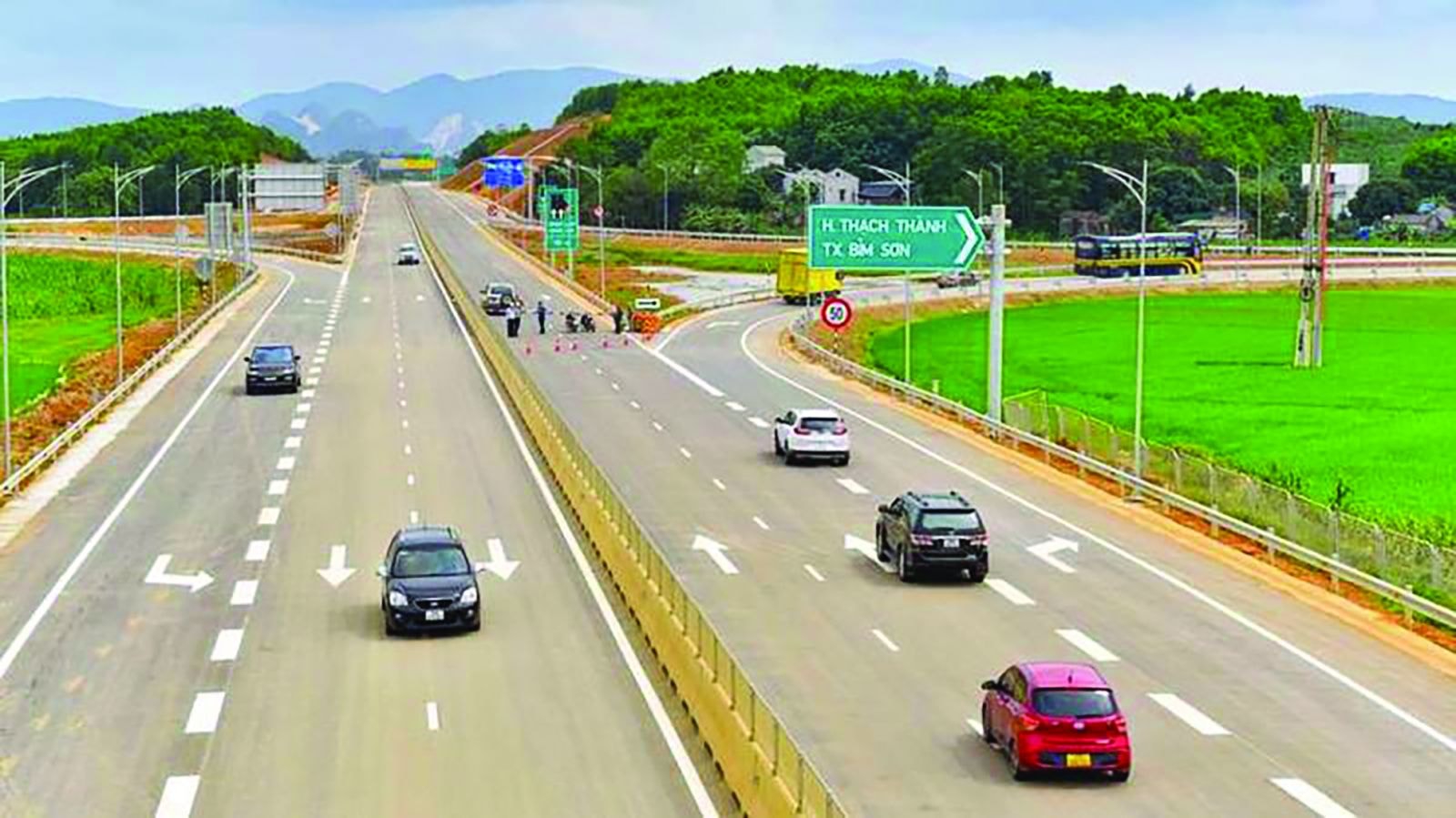  Cao tốc Bắc - Nam đoạn Mai Sơn - Quốc lộ 45 dài 63,37km đi qua hai tỉnh Ninh Bình và Thanh Hóa đã được đưa vào vận hành, khai thác