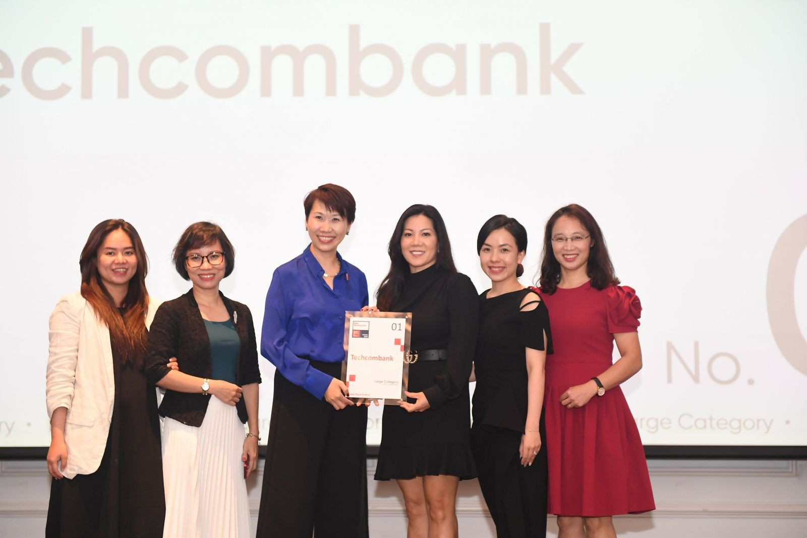 Techcombank được vinh danh là n