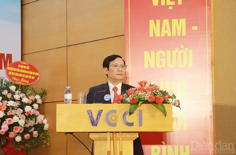 Đồng chí Phạm Tấn Công - Bí thư Đảng Đoàn, Chủ tịch VCCI phát biểu chỉ đạo tại Đại hội