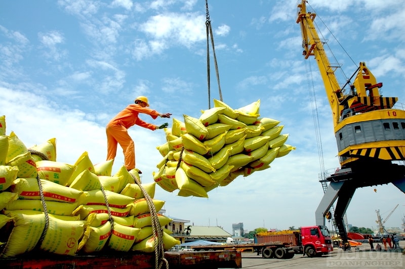 Đề xuất đưa thuế thu nhập doanh nghiệp đối với các doanh nghiệp xuất khẩu về mức 5-10% để tạo sức cạnh tranh với doanh nghiệp các nước khác.