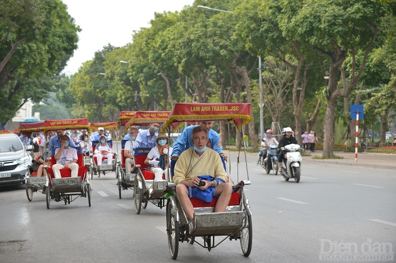 ngành Du lịch đã đóng góp tích cực vào sự phát triển nhanh chóng của nền kinh tế Việt Nam trước dịch COVID-19 với 18 triệu lượt khách quốc tế vào năm 2019 - Ảnh minh họa