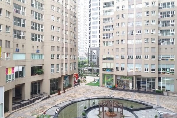 Ông Troy Griffiths cho biết hiện nay thị trường căn hộ hầu như không có nguồn cung sơ cấp, đồng nghĩa với việc không có nguồn cung nhà ở mới cho đối tượng mua nhà có nhu cầu ở thực. Dẫn đến việc họ phải tìm đến nguồn cung từ thị trường thứ cấp.