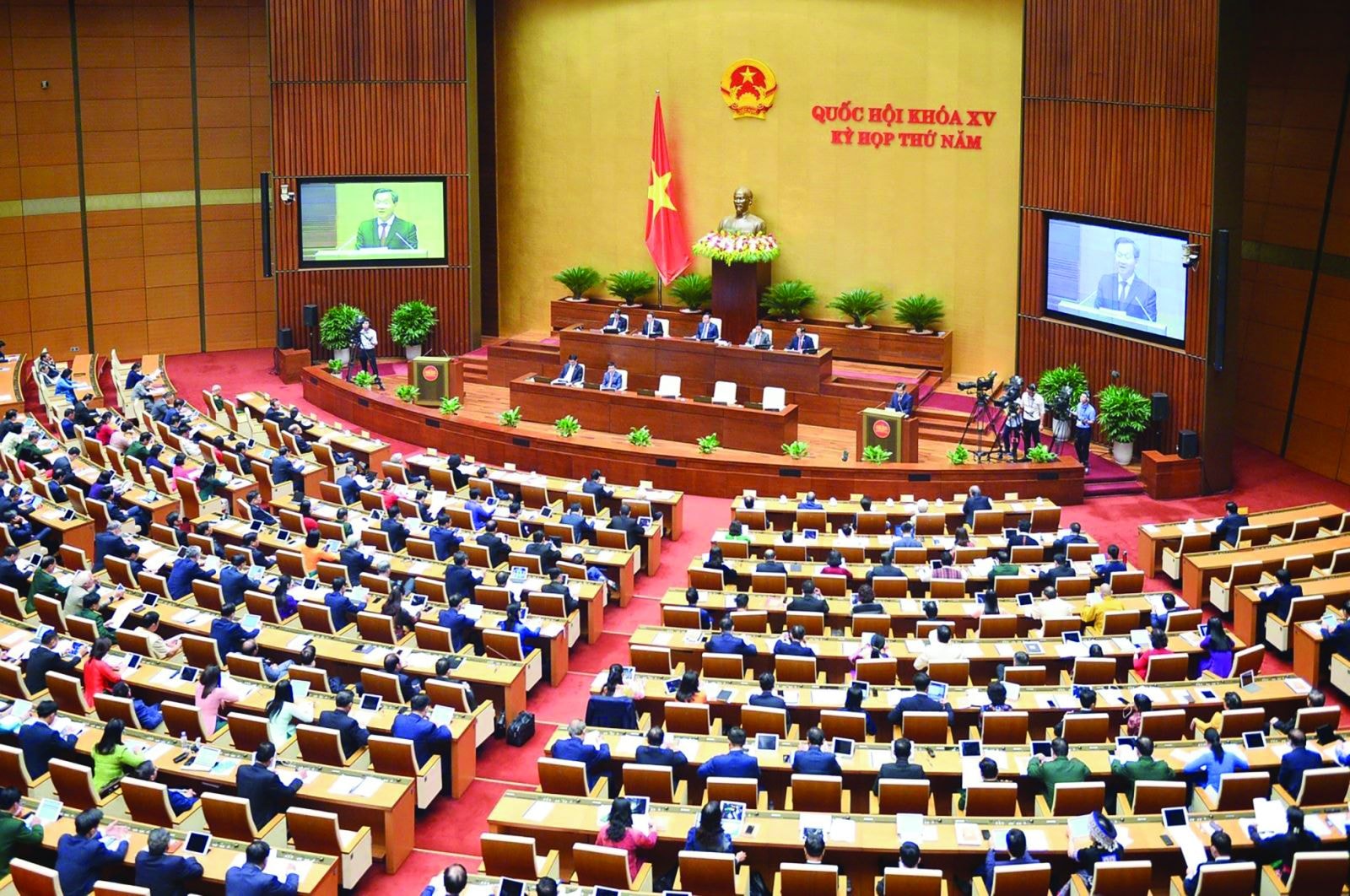 Kỳ họp thứ 5, Quốc hội khóa XV sẽ diễn ra trong 22 ngày (Đợt 1 từ ngày 22/5 đến ngày 10/6; Đợt 2 từ ngày 19/6 đến ngày 23/6).