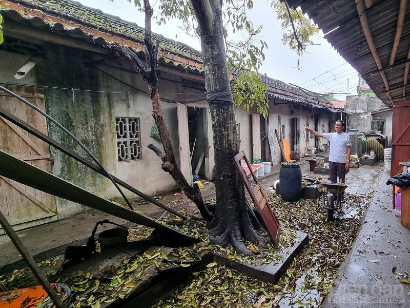 Dãy nhà trọ của người dân thôn Hậu, xã Ninh Nhất,p/không có người thuê nay đã xuống cấp.