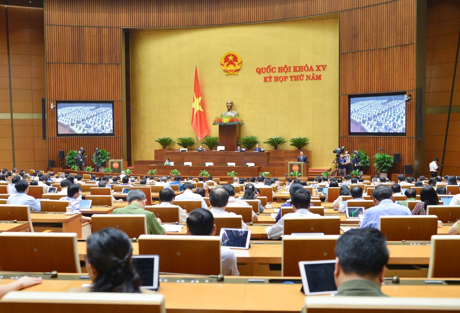 Toàn cảnh Phiên họp sáng 2.6.