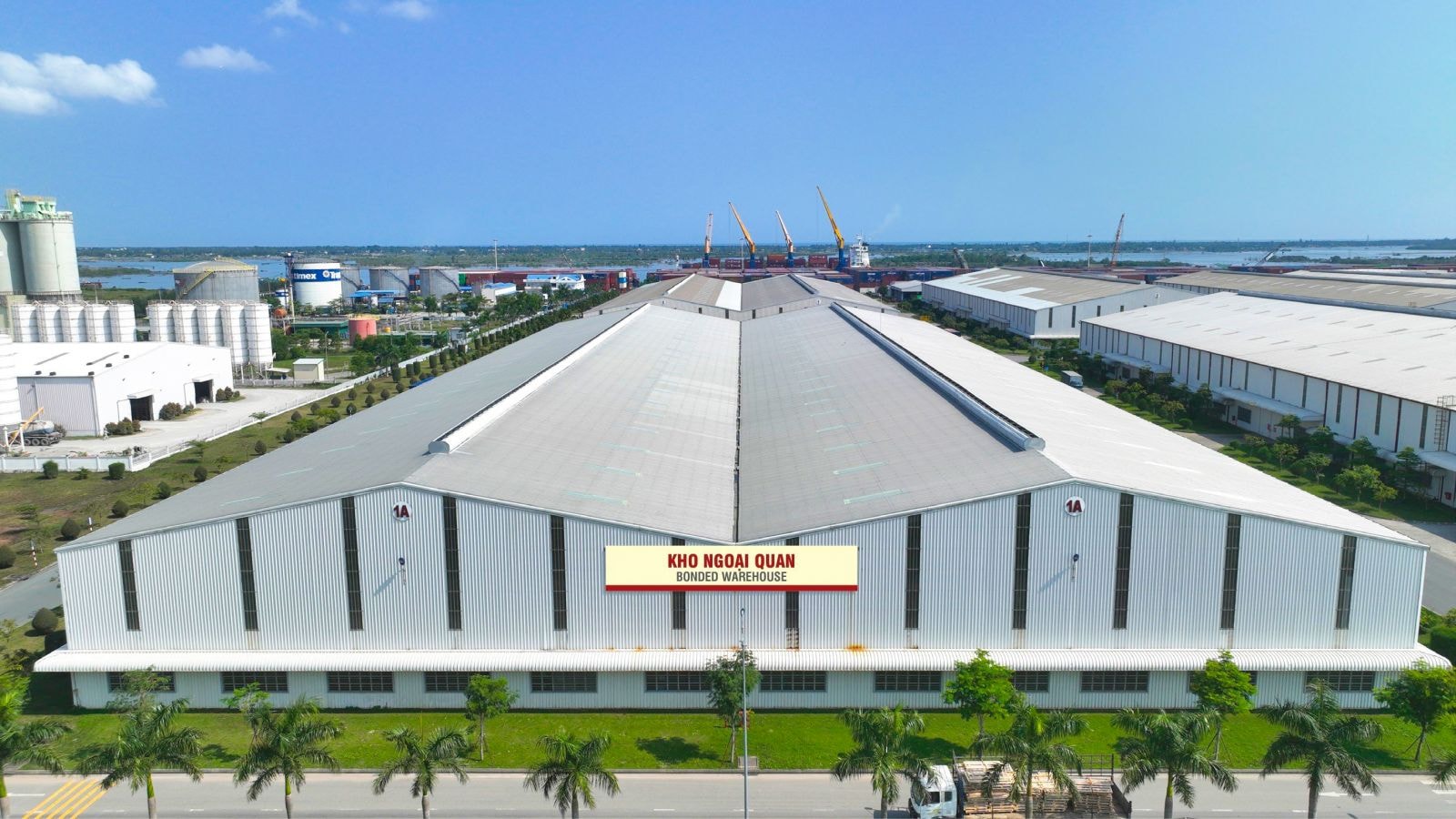 02. Kho Ngoại Quan có diện tích 13.440m2, được xây dựng theo tiêu chuẩn quốc tế tại Cảng Chu Lai (1)