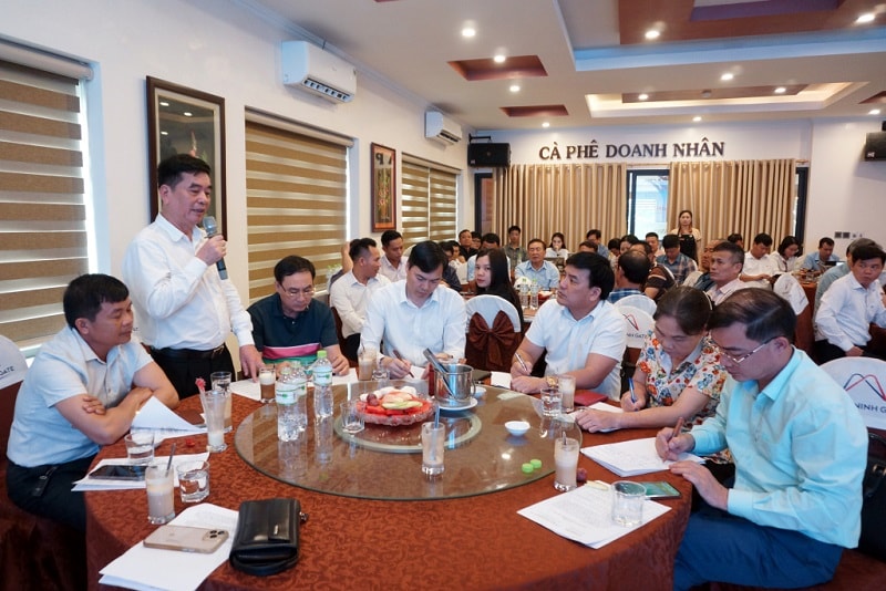 Gặp gỡ đối thoại Café Doanh nhân với lãnh đạo UBND TX Đông Triều thu hút đông đảo các doanh nghiệp tham gia (ảnh báo Quảng Ninh)