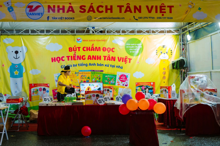 trải nghiệm học tiếng Anh bằng bút thần kỳ tại Tân Việt Books