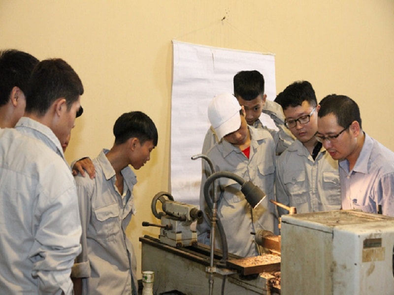 Giáo dục nghề nghiệp tại trường Cao đẳng kinh tế và Công nghệ Nam Định