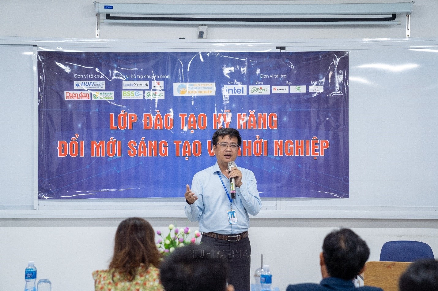 TS. Thái Doãn Thanh – Phó Hiệu trưởng Nhà trường phát biểu tại buổi khai giảng