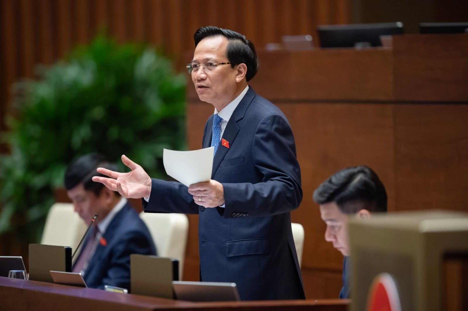 Bộ trưởng Lao động - Thương binh và Xã hội Đào Ngọc Dung (LĐTBXH) trả lời chất vấn về việc có xảy ra sai phạm