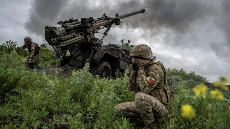 Quân đội Ukraine khai hỏa pháo tự hành Caesar ở Avdiivka, Donetsk ngày 31/5. Ảnh: Reuters