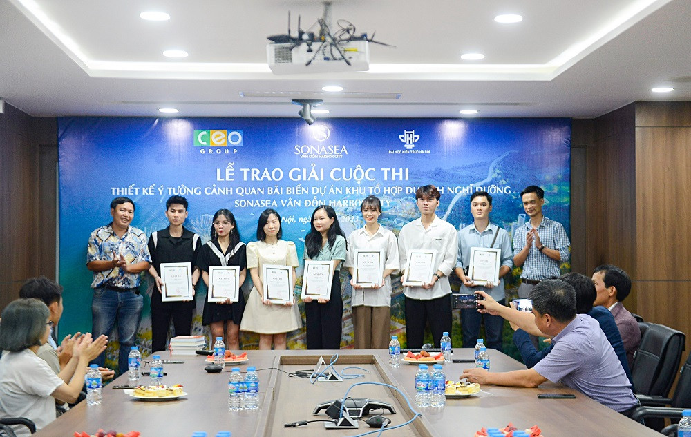 Trao giải cho 2 nhóm đạt giải Ba