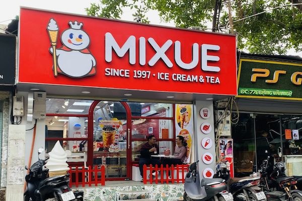 Mixue, chuỗi cửa hàng kem tươi và trà của Trung Quốc chạm mốc 1.000 cửa hàng tại Việt Nam.