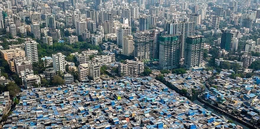 Khu ổ chuột lớn nhất châu Á Dharavi lọt thỏm giữa Mumbai tráng lệ