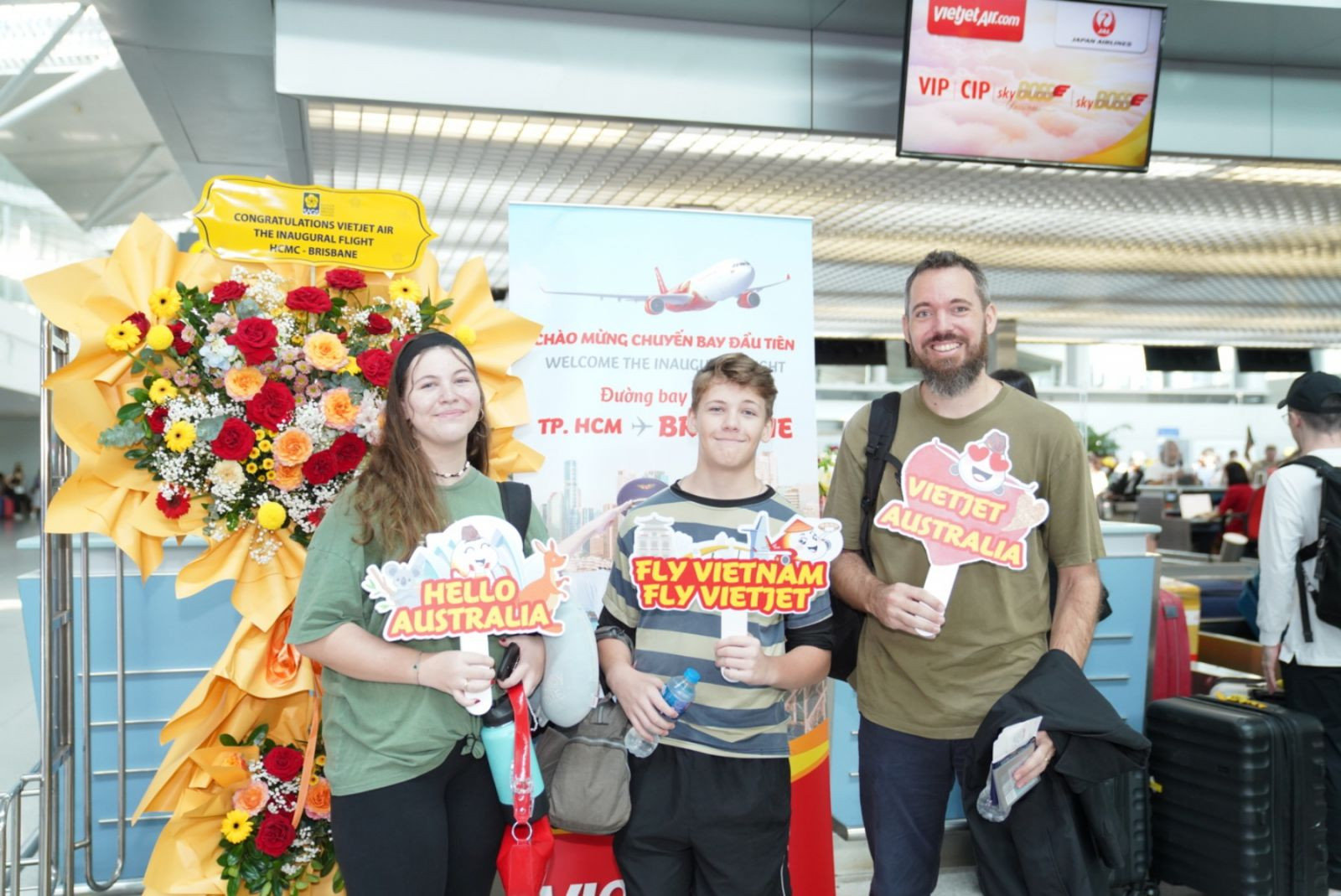 P3: Hành khách hào hứng trước chuyến bay đầu tiên từ TP.HCM đi Brisbane của Vietjet