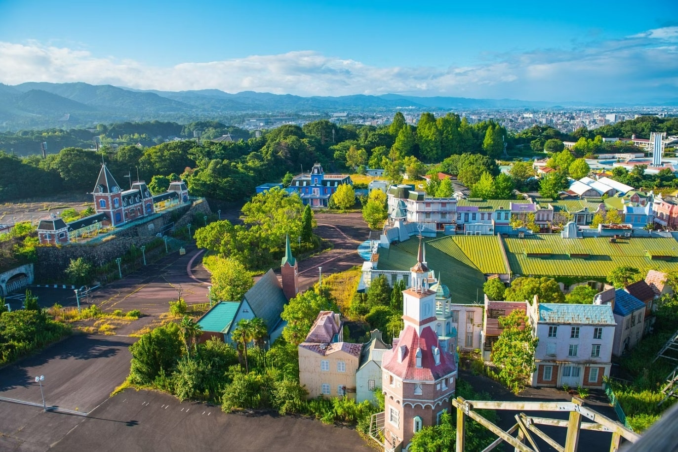 10 địa điểm bỏ hoang ở Nhật Bản 10 địa điểm bỏ hoang ở Nhật Bản