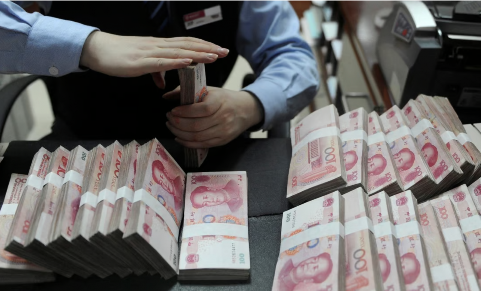 PBoC về cơ bản có vẻ hài lòng với việc để đồng USD tăng giá khiến cho Nhân dân tệ mất giá sâu hơn, trong bối cảnh đà tăng trưởng của Trung Quốc đang yếu dần