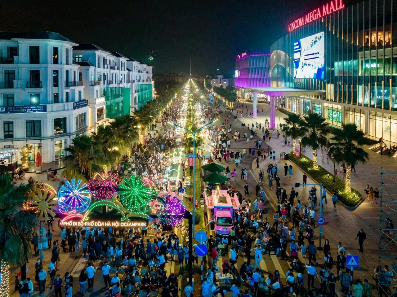 Phố đi bộ – Phố Chợ Đêm ẩm thực Hà Nội Ocean Park