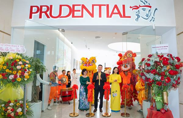 Prudential vừa khai trương Trung tâm chăm sóc khách hàng mới tại TP.HCM