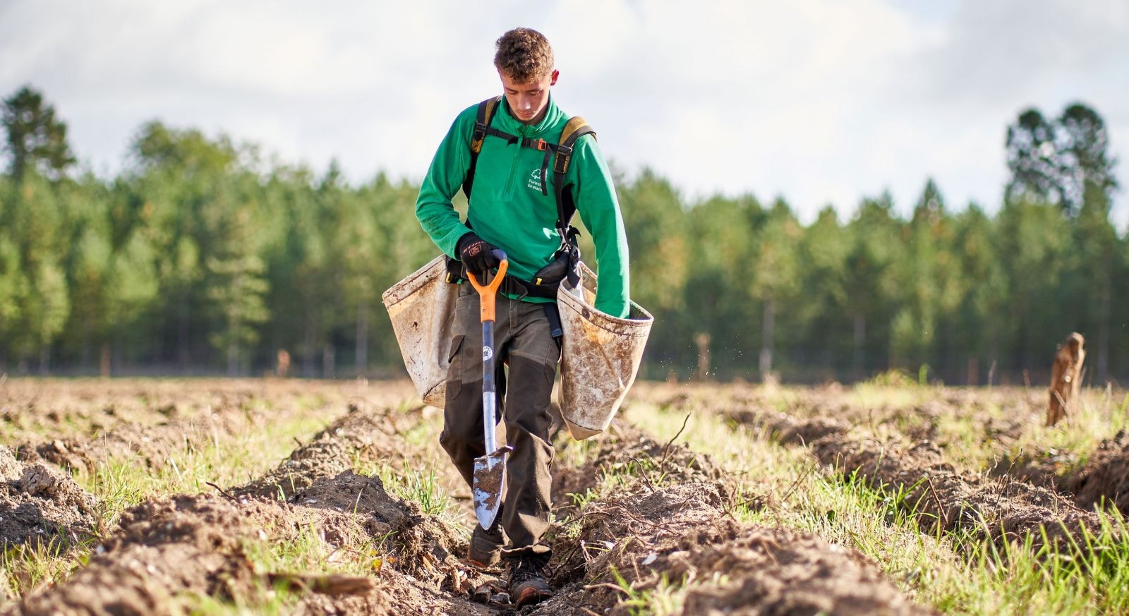 Các dự án của AZ Forest được đồng thiết kế bởi các chuyên gia lâm nghiệp, cộng đồng địa phương và chính phủ các nước