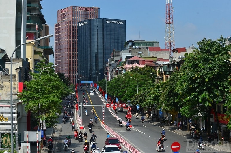 Theo kế hoạch, dự án hoàn thành và đưa vào khai thác trong tháng 6/2022. Tuy nhiên, do ảnh hưởng của Covid-19 cùng khó khăn trong việc di chuyển công trình ngầm khiến dự án bị chậm tiến độ.