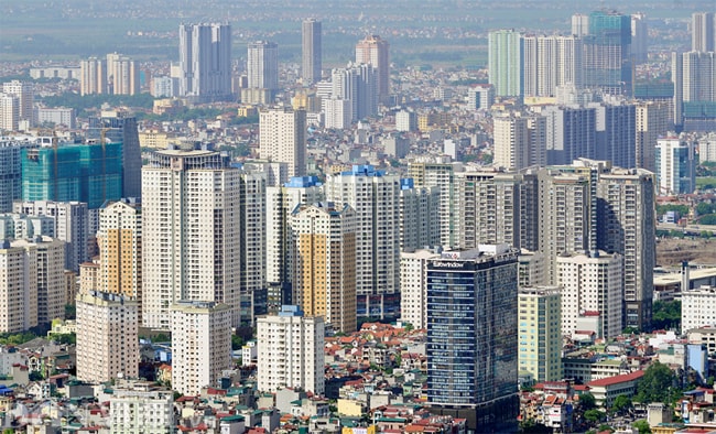 Việc xây chung cư cao tầng ồ ạt tại các khu vực trung tâm gây ra nhiều hệ lụy trong thời gian qua. 
