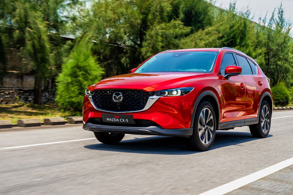 ngoại thất New Mazda CX-5 ứng dụng ngôn ngữ thiết kế – Artful Design với triết lý “mỹ thuật lay động cảm xúc”. 