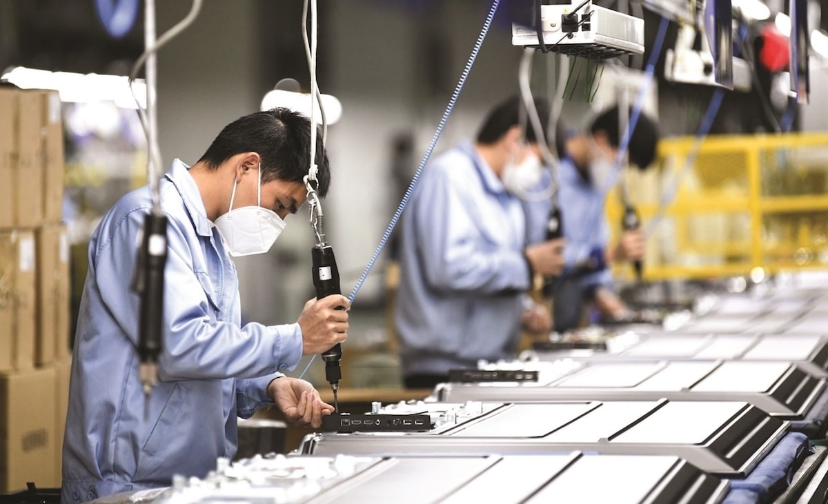 Tiếp tục ưu tiên giữ vững ổn định kinh tế vĩ mô, kiểm soát lạm phát, thúc đẩy tăng trưởng. 