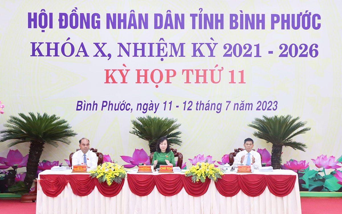 Đoàn chủ tọa kỳ họp