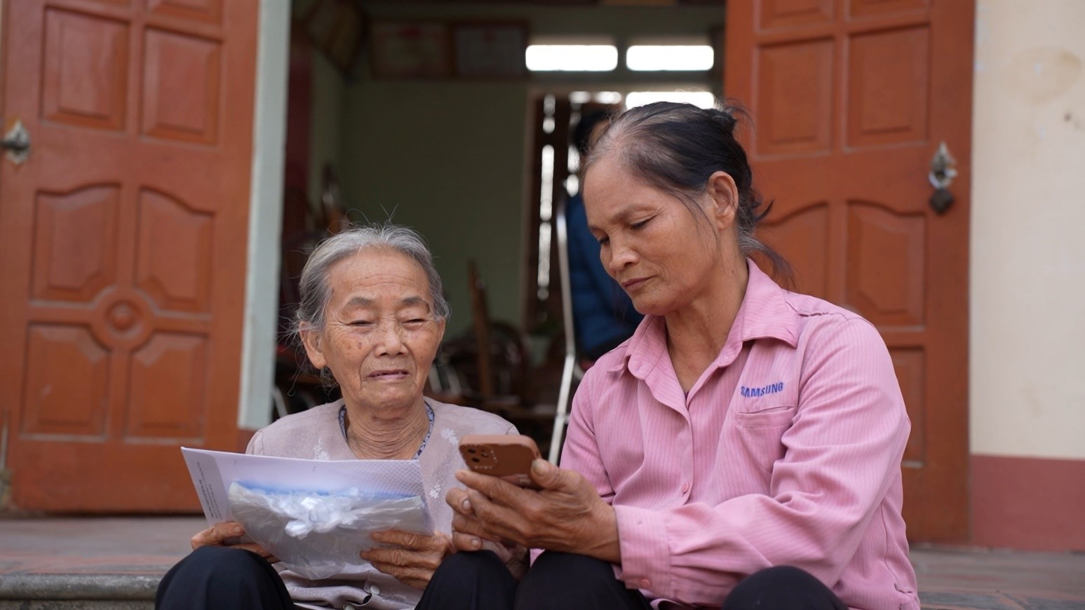 Các hộ nghèo, cận nghèo được tạo tài khoản an sinh xã hội để được hỗ trợ nhanh chóng, thuận lợi nhất