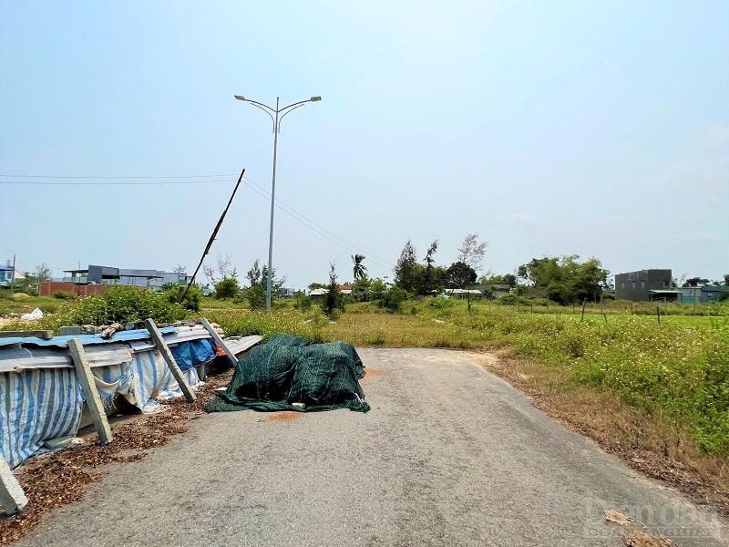 Sau nửa thập kỷ thi công, đến nay dự án vẫn trong vòng dở dang, doanh nghiệp không tiếp tục nghĩa vụ.