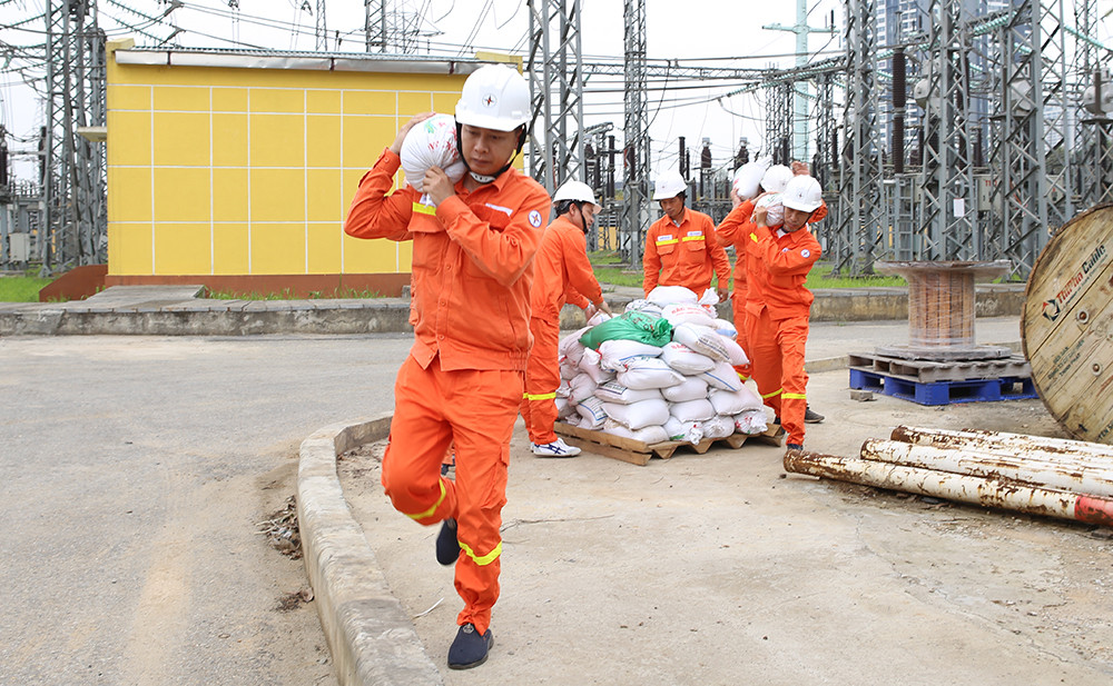 Các đơn vị tổ chức trực ban 24/24h, tuyệt đối không được chủ quan và cần tăng cường kiểm tra công tác chuẩn bị ứng phó, khắc phục ảnh hưởng của thiên tai. 